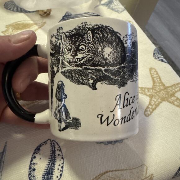 The Disappearing Cheshire Cat Mug/Coffee Cup - Picture 1 of 6